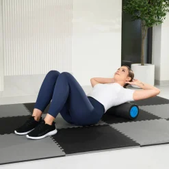 Wałek roller do masażu EPE 45cm czarno-niebieski